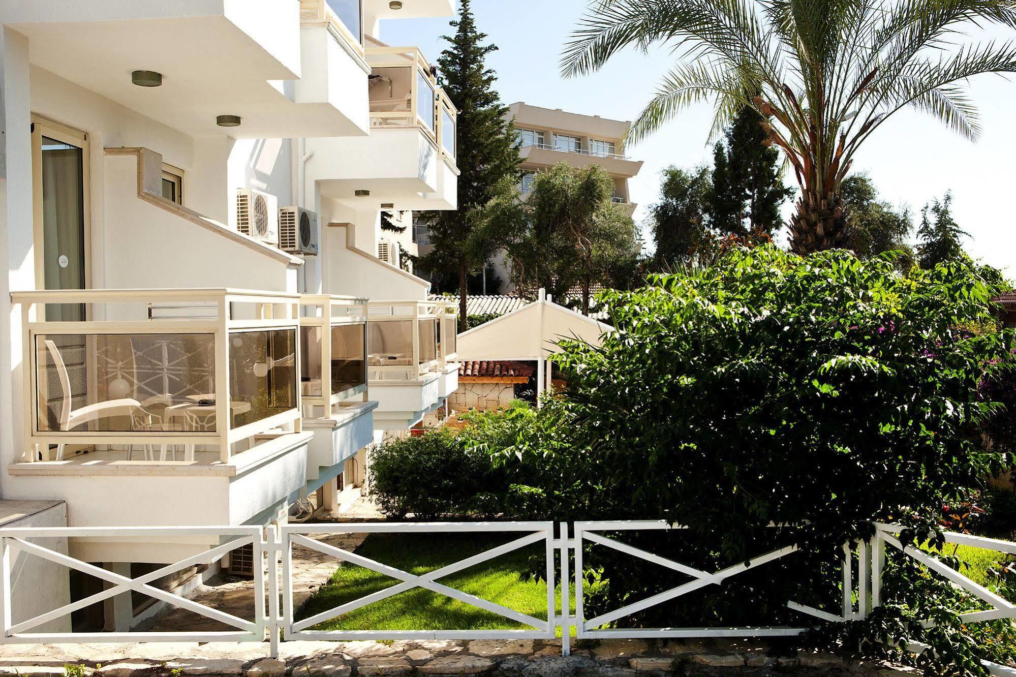 Villa Adora Beach Side Zewnętrze zdjęcie