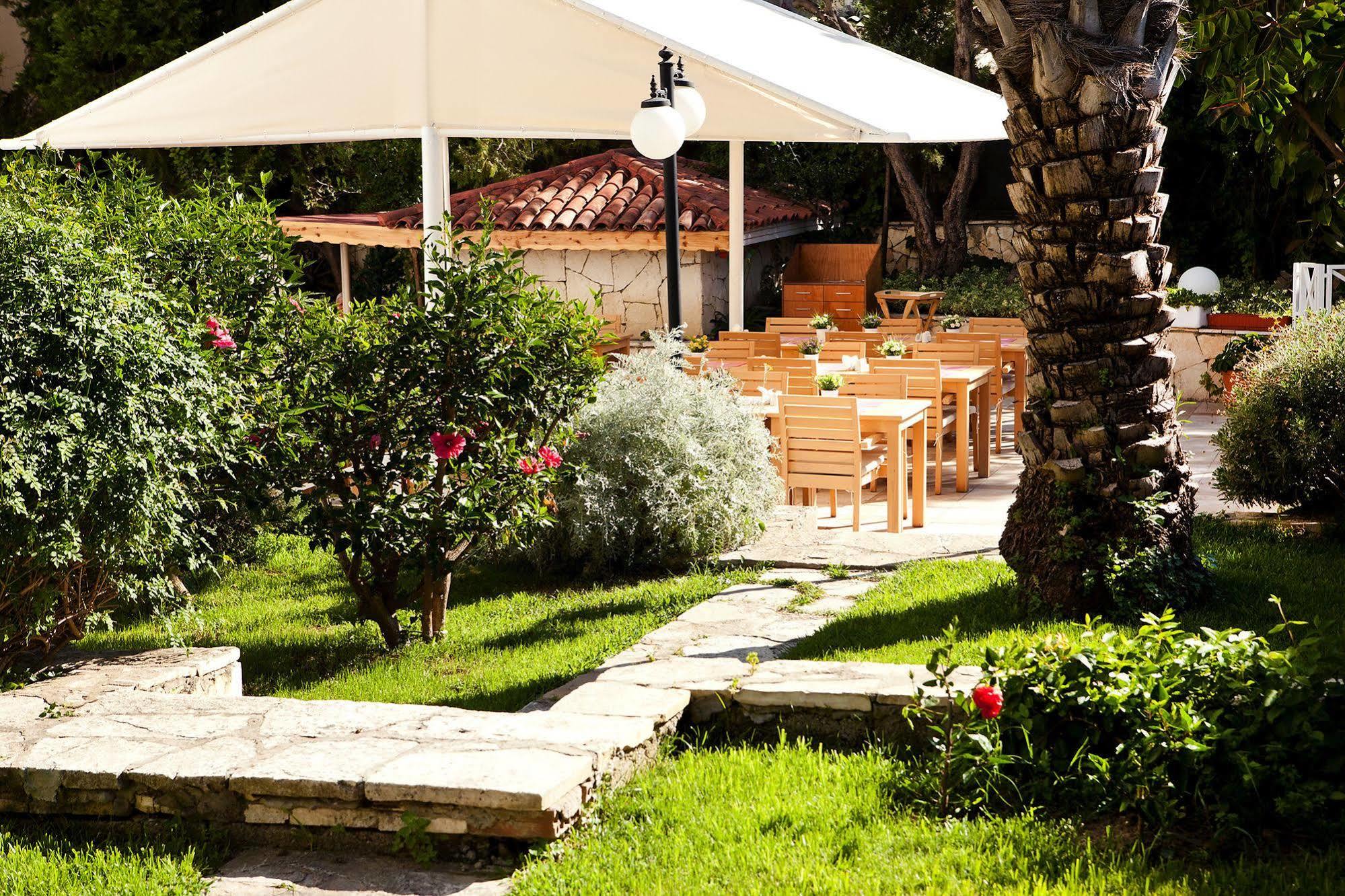 Villa Adora Beach Side Zewnętrze zdjęcie